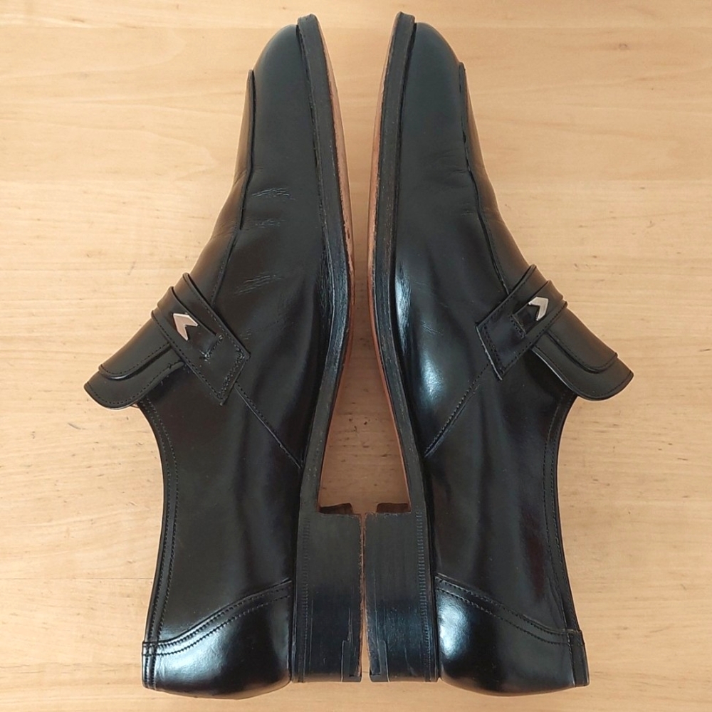 Black Leather Slip-On Men’s Dress Loafers - Picture 8 of 16